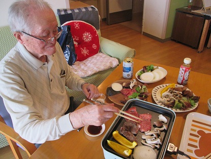 肉焼く